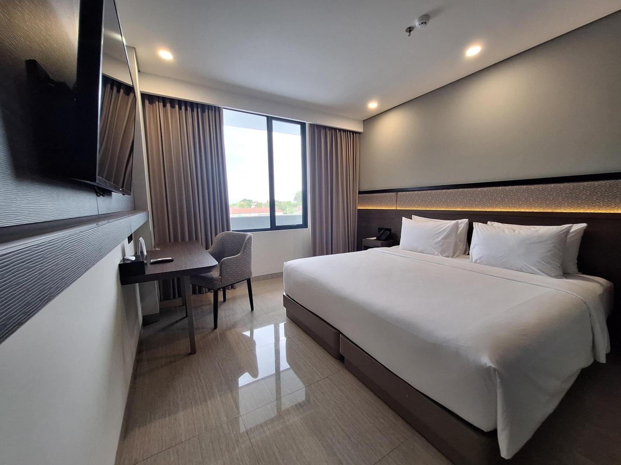 Hotel Santika Blitar Exteriér fotografie