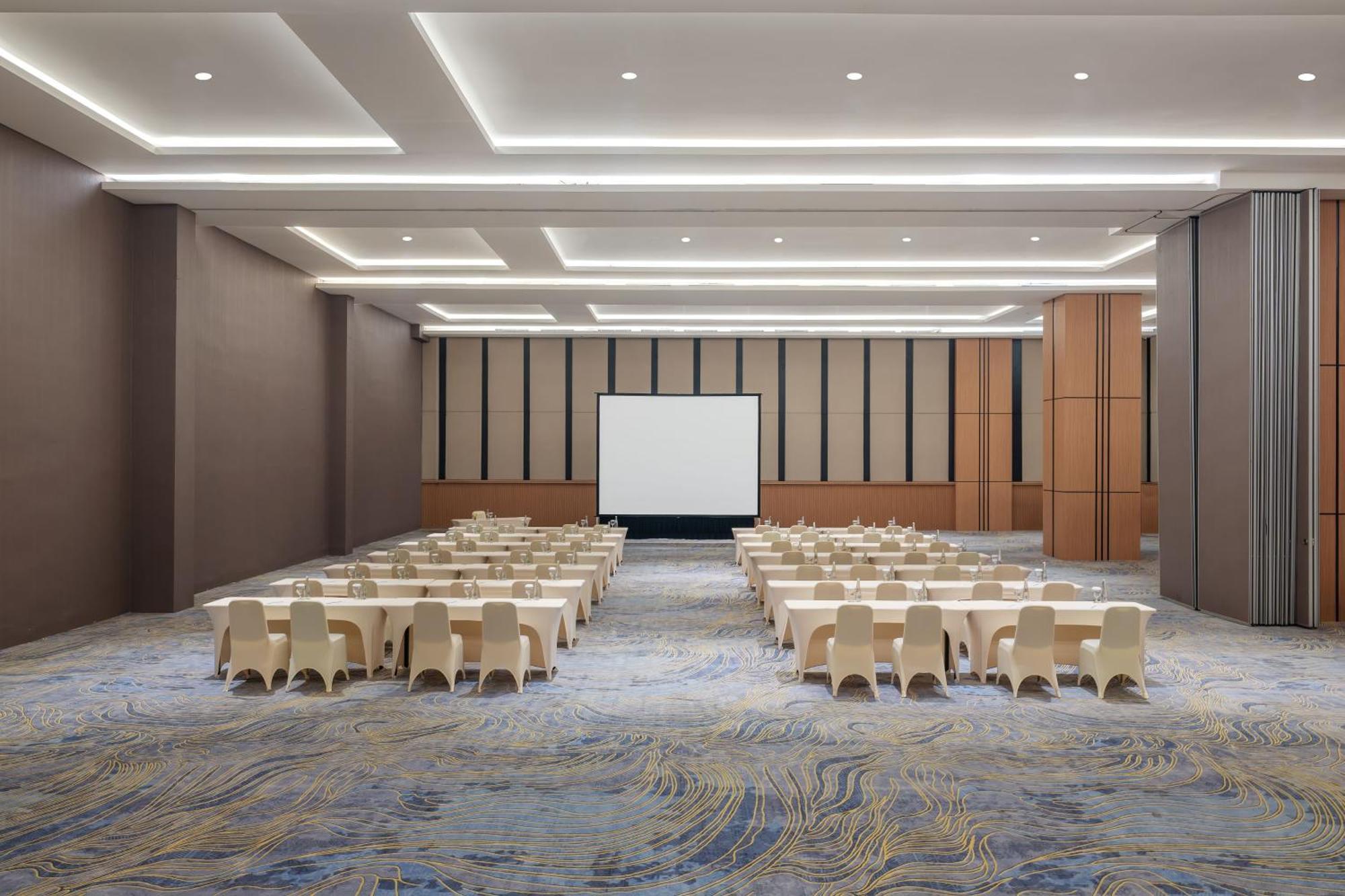 Hotel Santika Blitar Exteriér fotografie