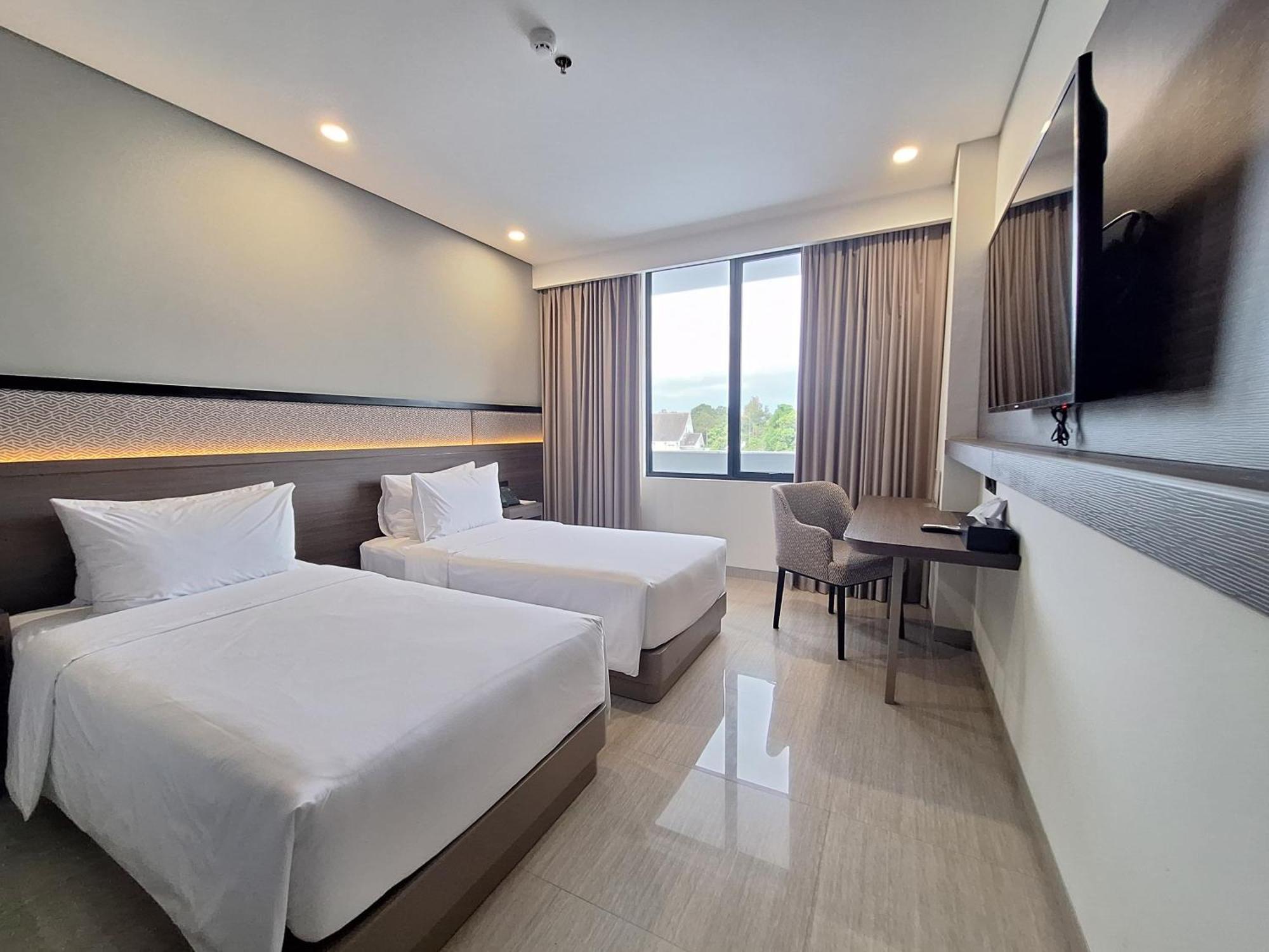 Hotel Santika Blitar Exteriér fotografie