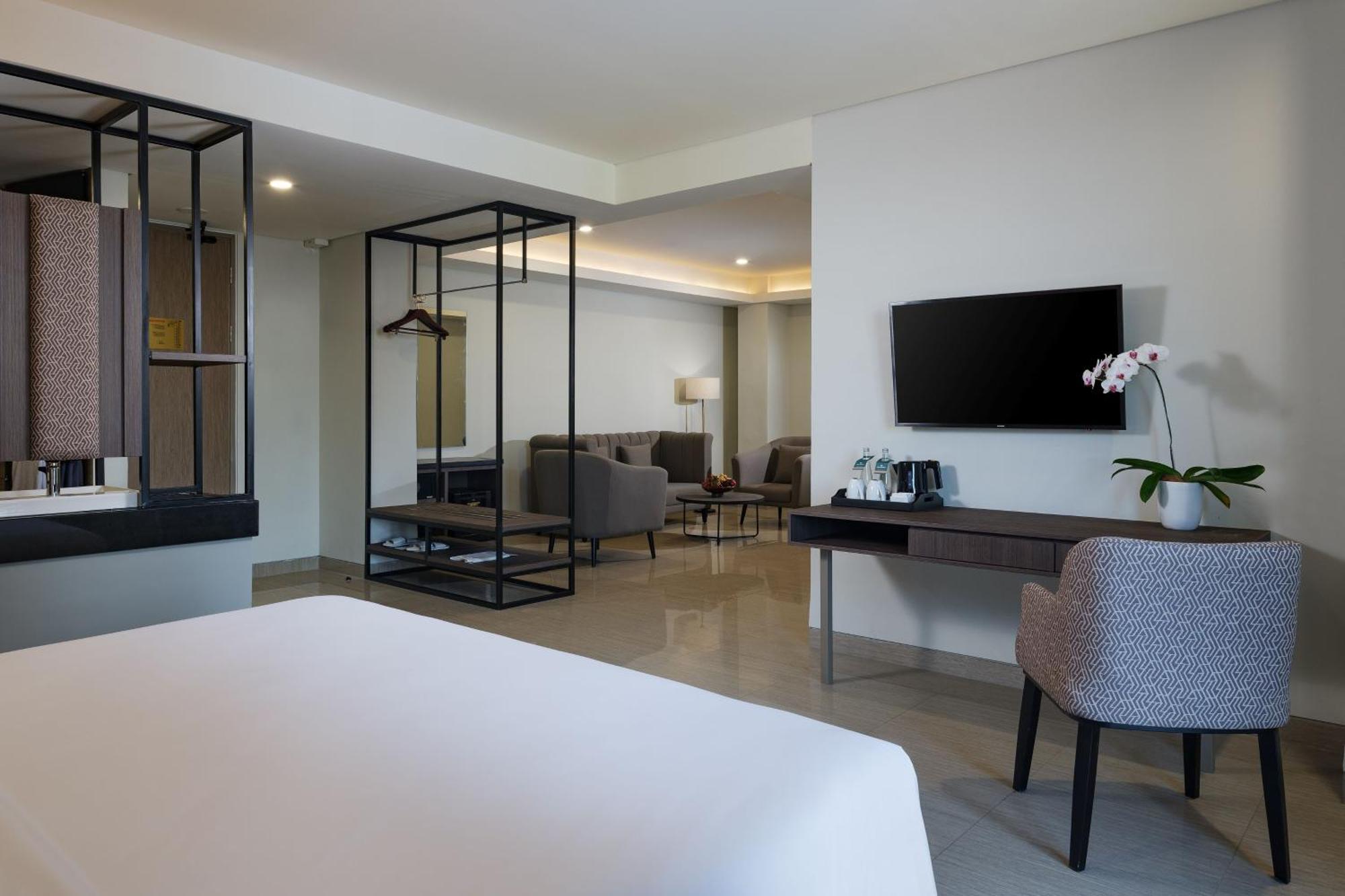 Hotel Santika Blitar Exteriér fotografie