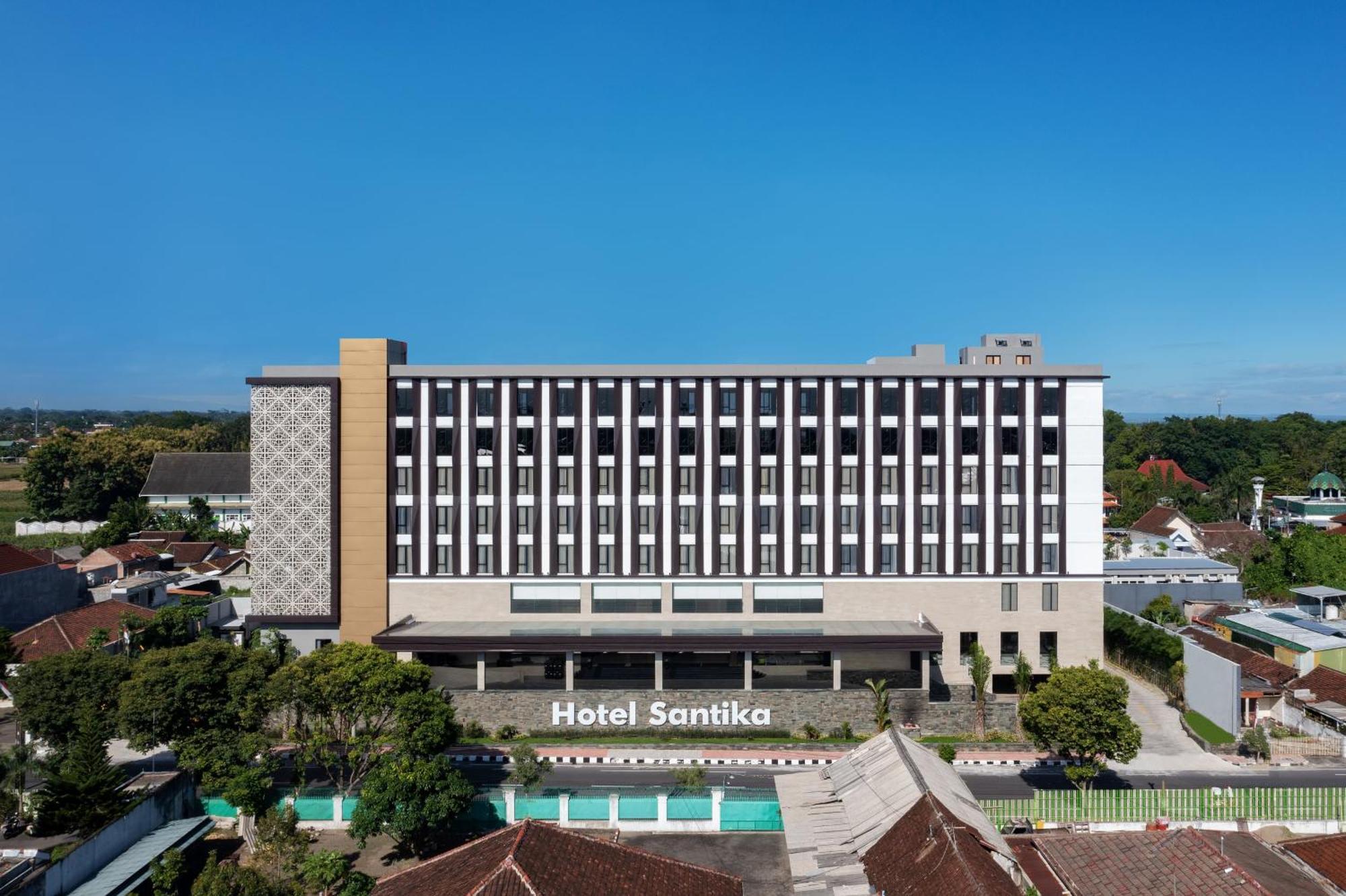 Hotel Santika Blitar Exteriér fotografie
