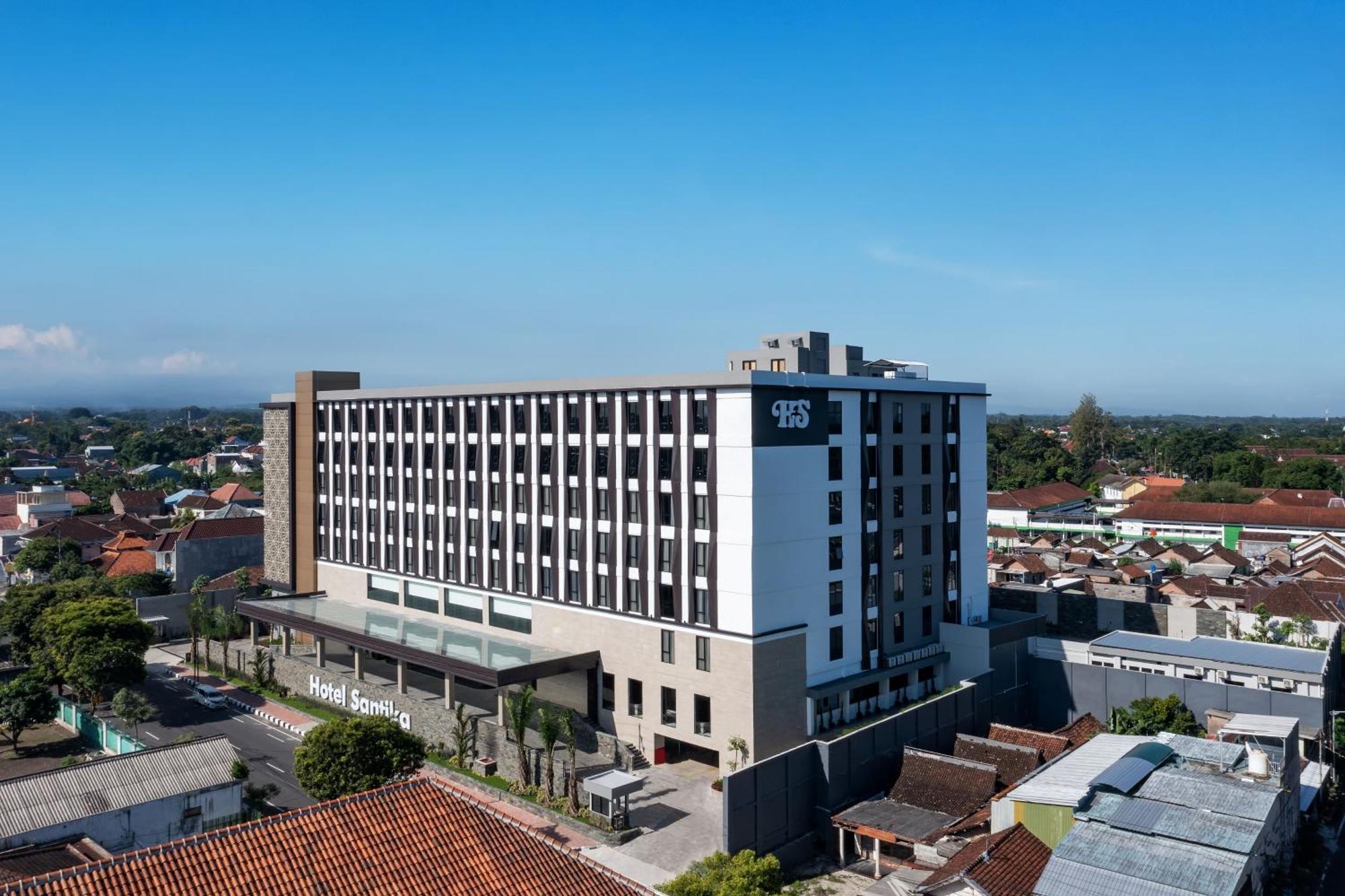Hotel Santika Blitar Exteriér fotografie